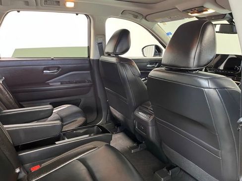 Used 2022 Nissan Pathfinder SL w/ SL Premium Package image 14