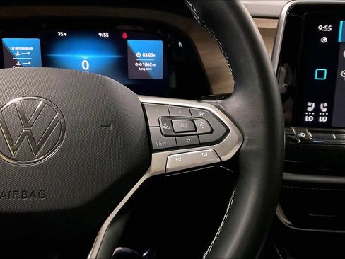 Used 2025 Volkswagen Atlas SE AWD/4WD image 18