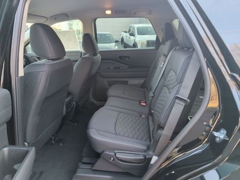 New 2025 Nissan Pathfinder SV image 10