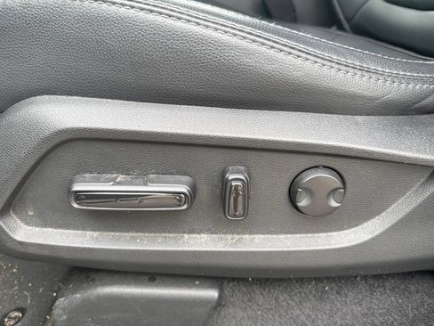 Used 2025 Honda Pilot Touring image 18