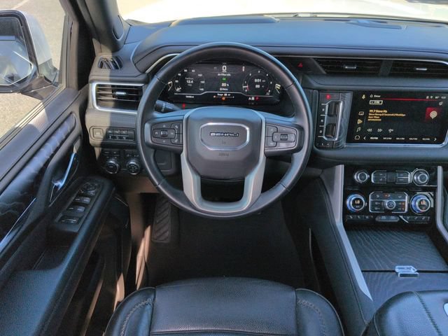 Used 2023 GMC Yukon Denali AWD/4WD image 16