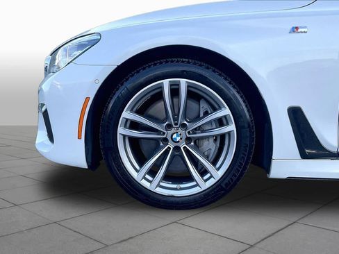 Used 2019 BMW 750i xDrive w/ M Sport Package AWD/4WD image 10