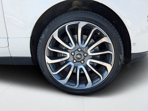Used 2020 Land Rover Range Rover HSE image 10