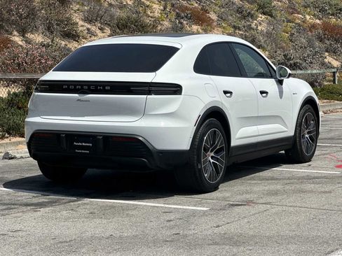 New 2025 Porsche Macan Electric image 7