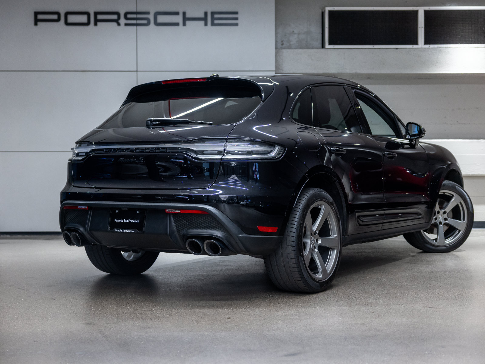 Certified 2023 Porsche Macan S AWD/4WD image 8