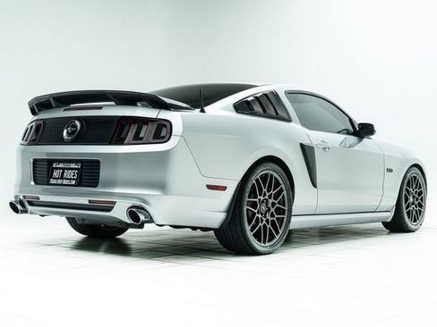 Used 2013 Ford Mustang GT image 11
