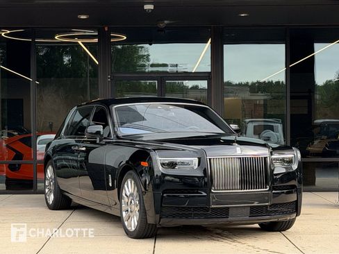 Used 2023 Rolls-Royce Phantom Extended Wheelbase RWD image 1