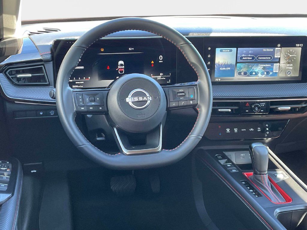 Used 2025 Nissan Kicks SR FWD image 16