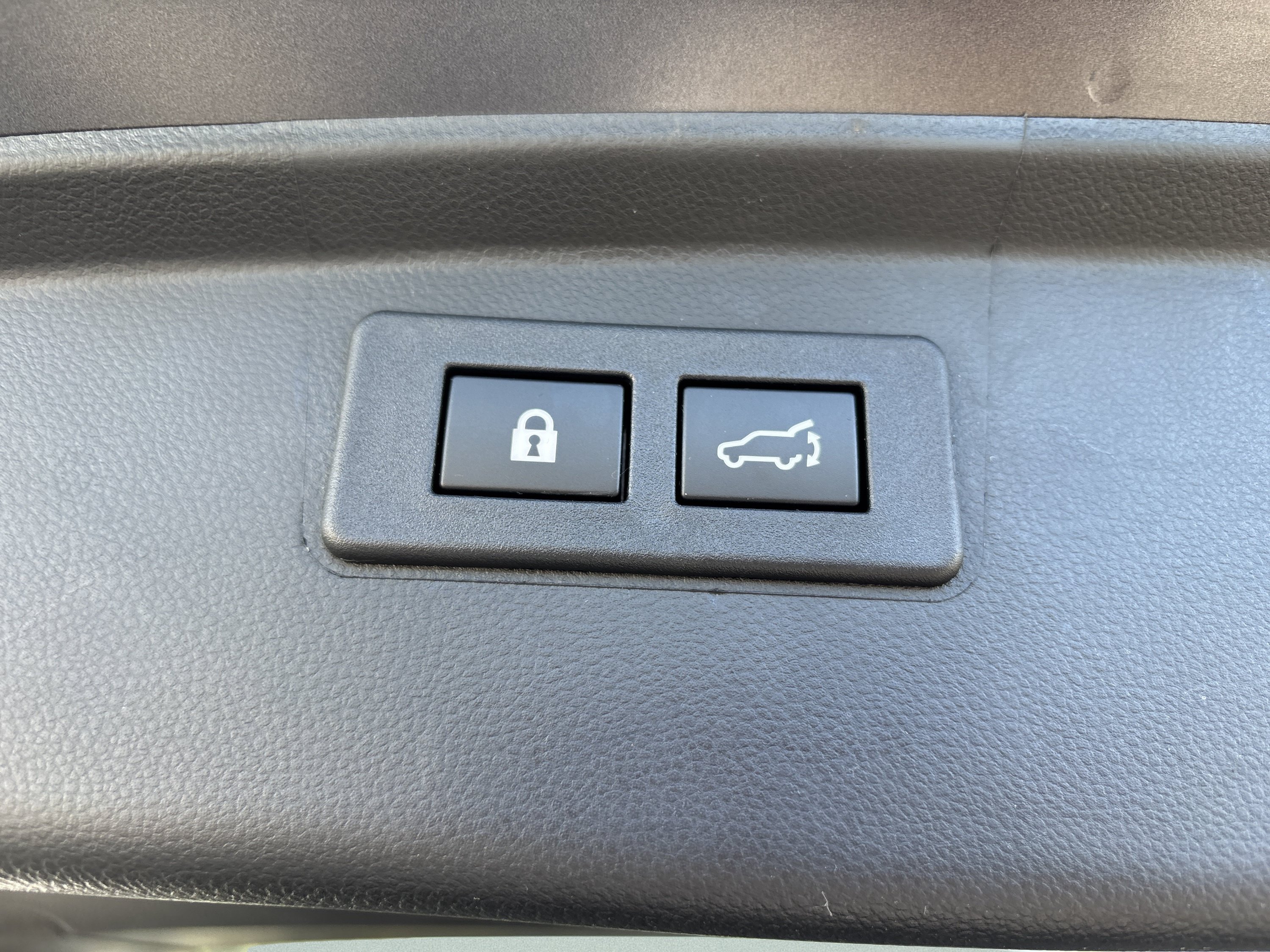 Used 2025 Subaru Outback Premium AWD/4WD image 11