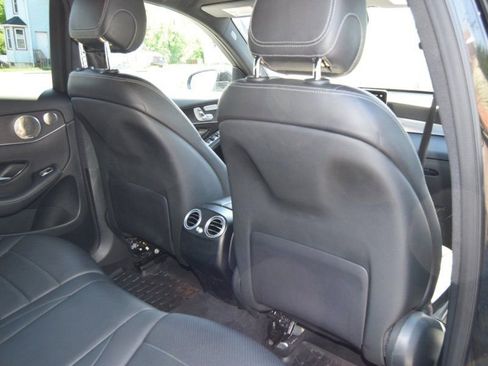 Used 2021 Mercedes-Benz GLC 300 4MATIC w/ AMG Line image 41