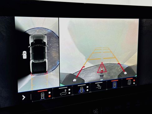Used 2025 GMC Hummer EV 3X AWD/4WD image 17