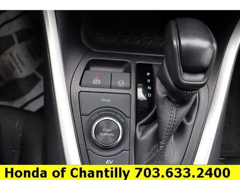 Used 2024 Toyota RAV4 Hybrid Woodland image 17