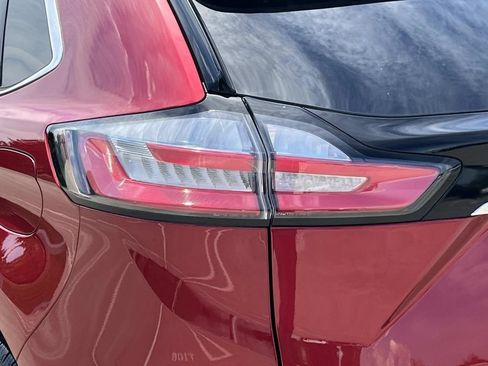 Used 2020 Ford Edge SEL w/ Convenience Package FWD image 10