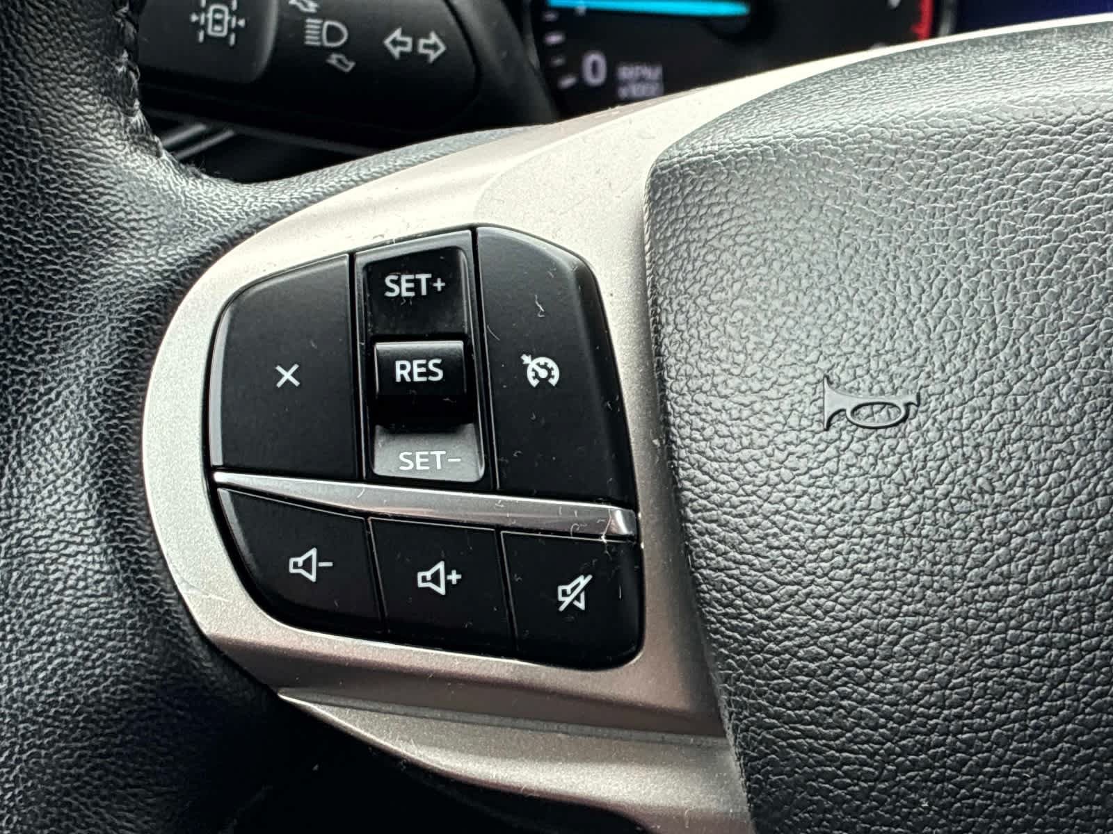 Used 2023 Ford Explorer XLT AWD/4WD image 28