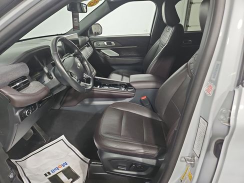 Used 2025 Ford Explorer Platinum w/ LUX Leather Package AWD/4WD image 10