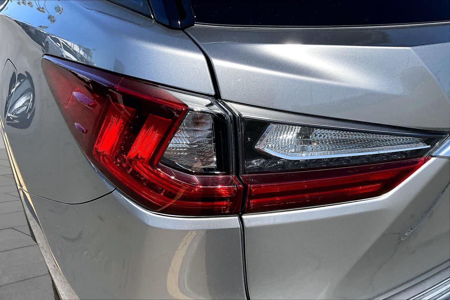 Used 2019 Lexus RX 450hL Premium w/ Premium Package AWD/4WD image 28