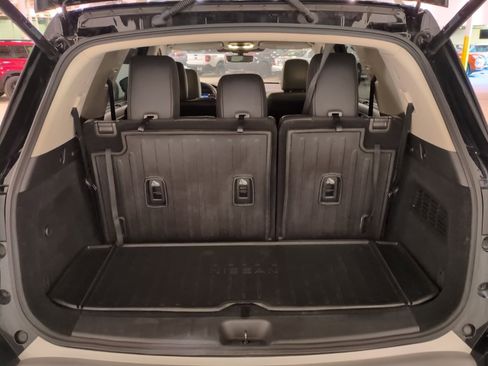 Used 2025 Nissan Pathfinder SL w/ Cargo Package image 11