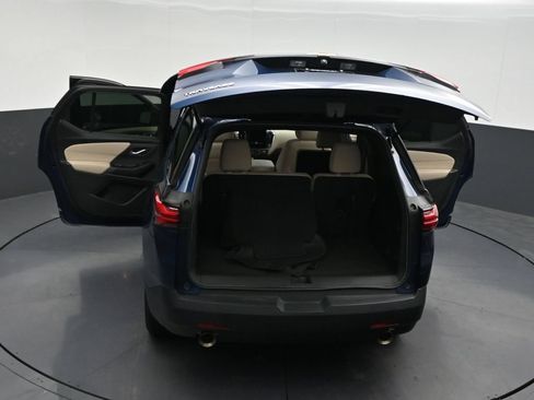 Used 2023 Chevrolet Traverse LS FWD image 36