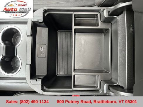 Used 2023 Chevrolet Tahoe Z71 w/ Luxury Package AWD/4WD image 28