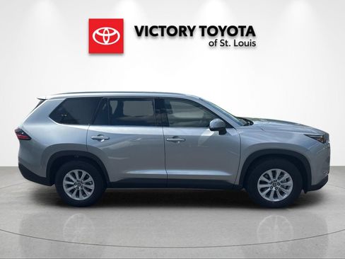 Used 2026 Toyota Grand Highlander AWD image 2
