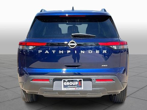 Used 2025 Nissan Pathfinder SV image 5