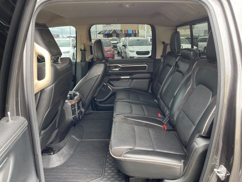 Used 2019 RAM 1500 Laramie AWD/4WD image 14