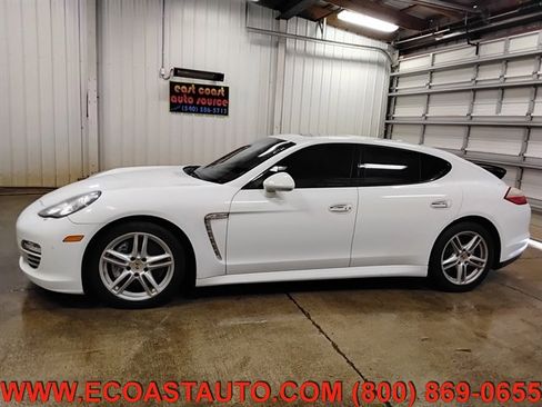 Used 2013 Porsche Panamera 4 image 5