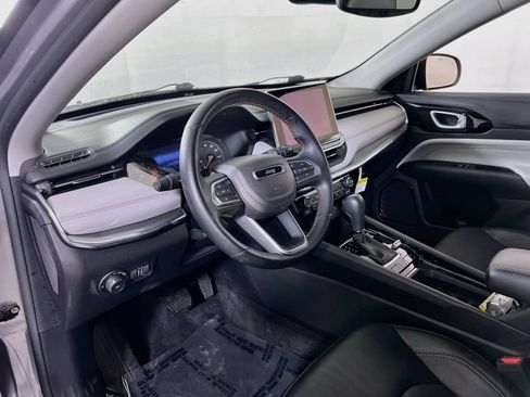 Used 2022 Jeep Compass Limited AWD/4WD image 9