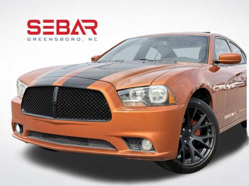Used 2011 Dodge Charger Rallye RWD image 2