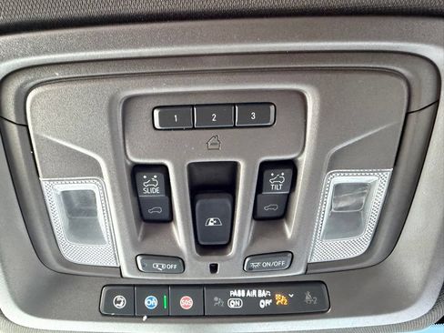 Certified 2023 GMC Sierra 2500 Denali w/ Denali Ultimate Package AWD/4WD image 33