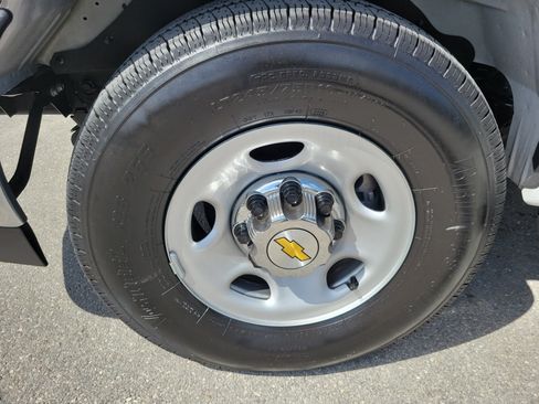 Used 2025 Chevrolet Express 3500 LT w/ LT Preferred Equipment Group RWD image 9