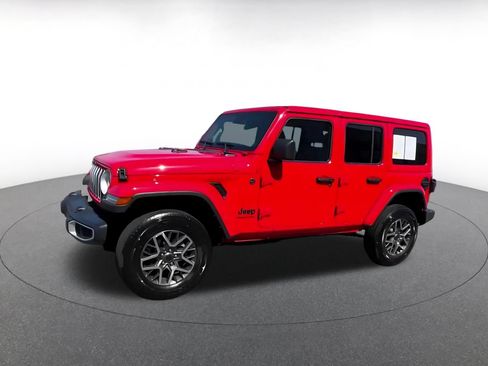 Used 2025 Jeep Wrangler Unlimited Sahara AWD/4WD image 7