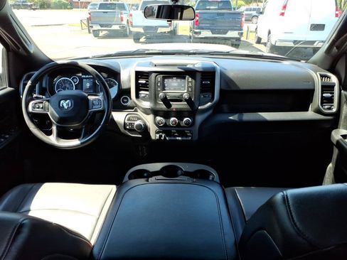 Used 2024 RAM 2500 Tradesman w/ Chrome Appearance Group AWD/4WD image 13