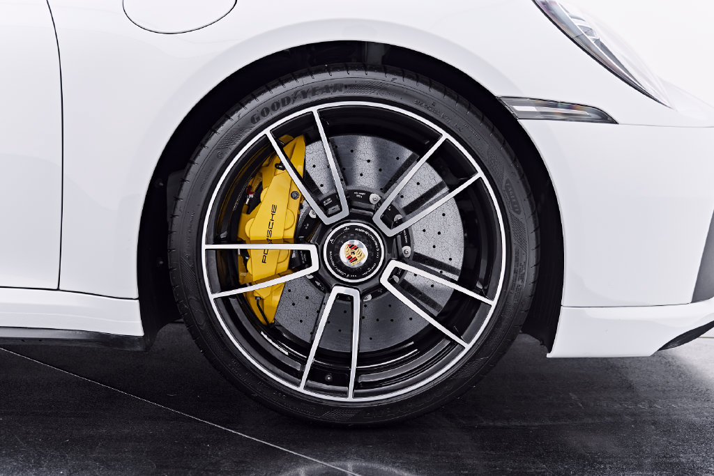 Used 2022 Porsche 911 Turbo S AWD/4WD image 31