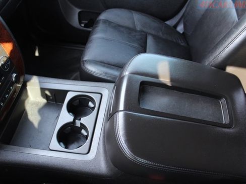 Used 2011 Chevrolet Avalanche LT w/ Luxury Package image 15