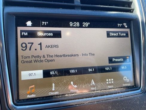 Used 2017 Lincoln MKX Reserve image 14