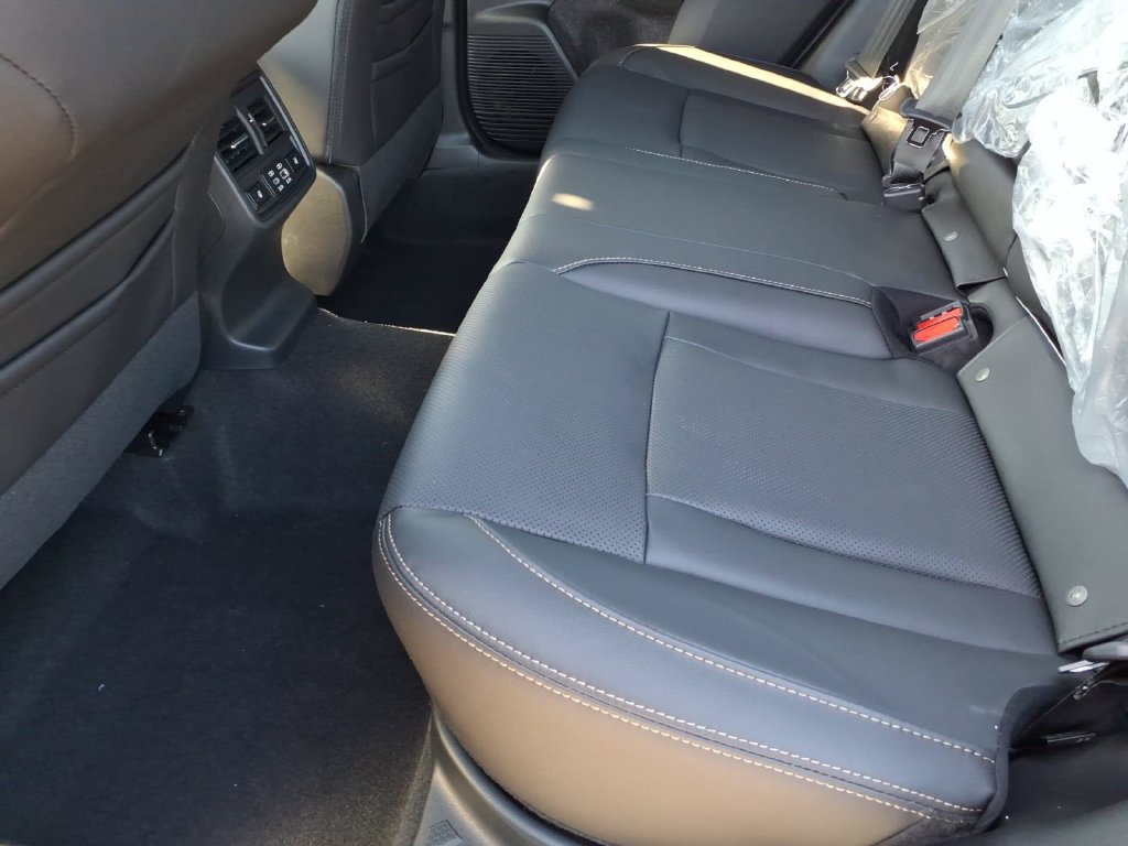 New 2026 Subaru Outback Limited AWD/4WD image 12