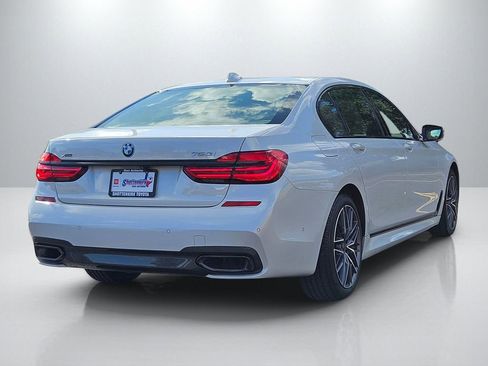 Used 2019 BMW 750i xDrive w/ M Sport Package AWD/4WD image 5