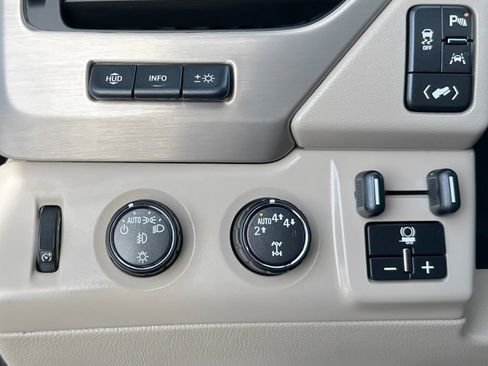 Used 2020 GMC Yukon Denali w/ Open Road Package image 28