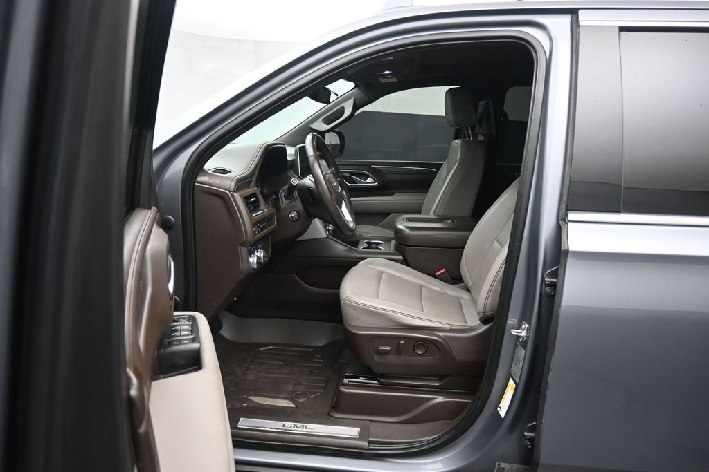 Used 2021 GMC Yukon XL SLT w/ SLT Premium Package AWD/4WD image 12