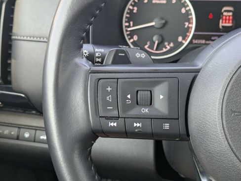 Used 2025 Nissan Pathfinder SV AWD/4WD image 27