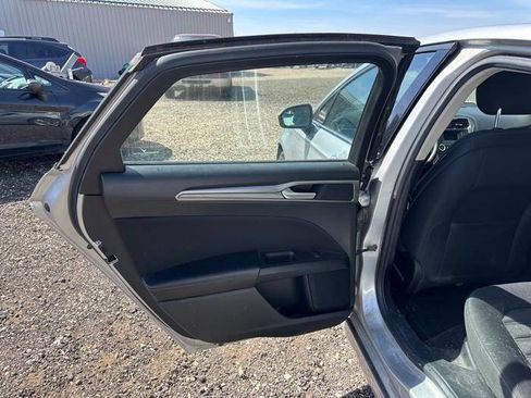 Used 2018 Ford Fusion SE image 23