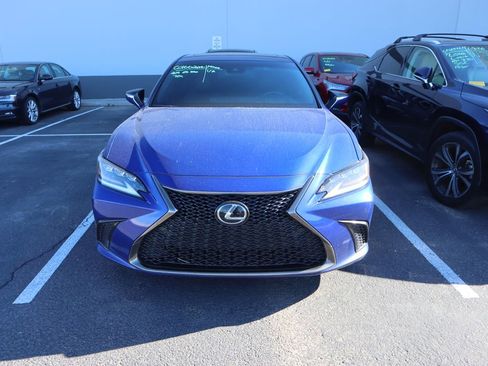 Used 2019 Lexus ES 350 F Sport image 2