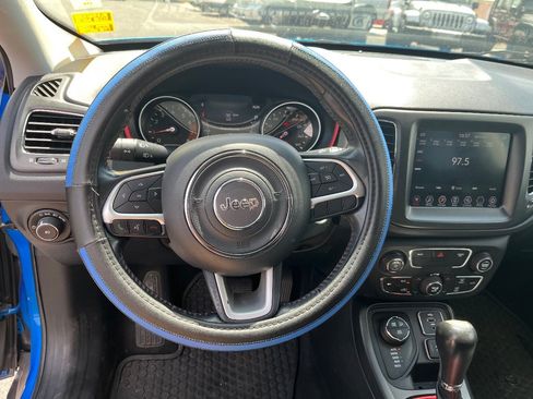 Used 2018 Jeep Compass Trailhawk w/ Leather Interior Group AWD/4WD image 10