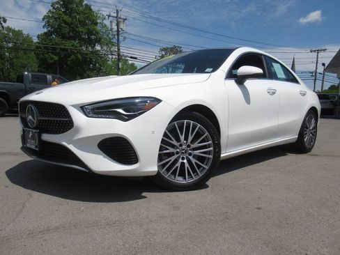 Used 2025 Mercedes-Benz CLA 250 4MATIC image 34