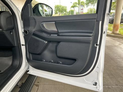 Used 2025 Ford Expedition Platinum AWD/4WD image 33
