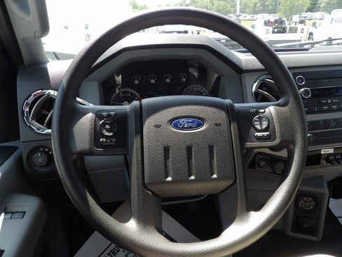 Used 2018 Ford F750 2WD Regular Cab Super Duty image 18