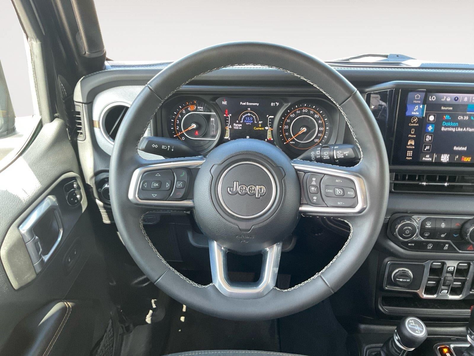 Used 2025 Jeep Wrangler Unlimited Sahara AWD/4WD image 12