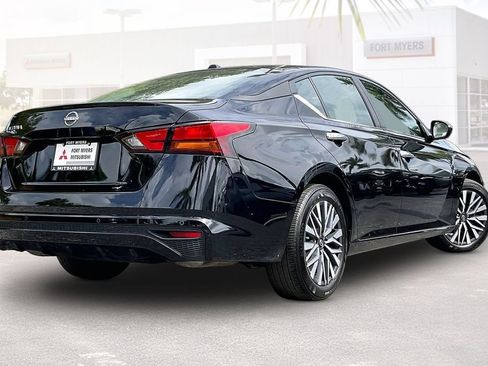 Used 2025 Nissan Altima 2.5 SV FWD image 32
