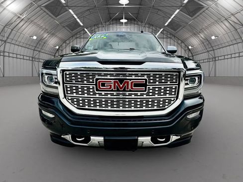 Used 2017 GMC Sierra 1500 Denali w/ Denali Ultimate Package AWD/4WD image 3
